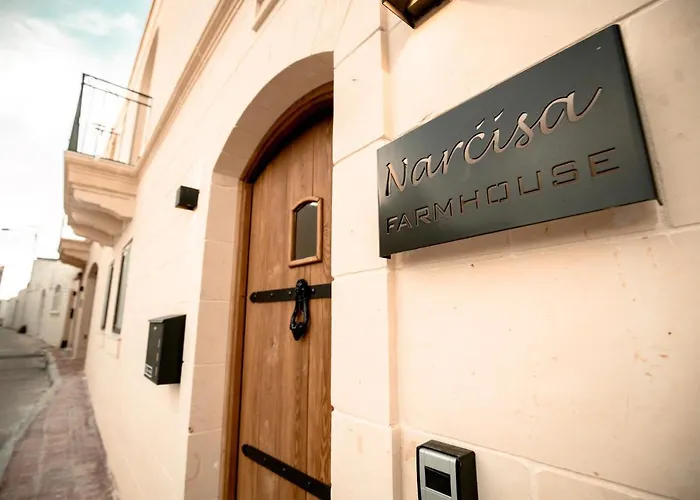 Narcisa - Luxury 3Br Traditional House With Pool, Cinema & Hot Tub