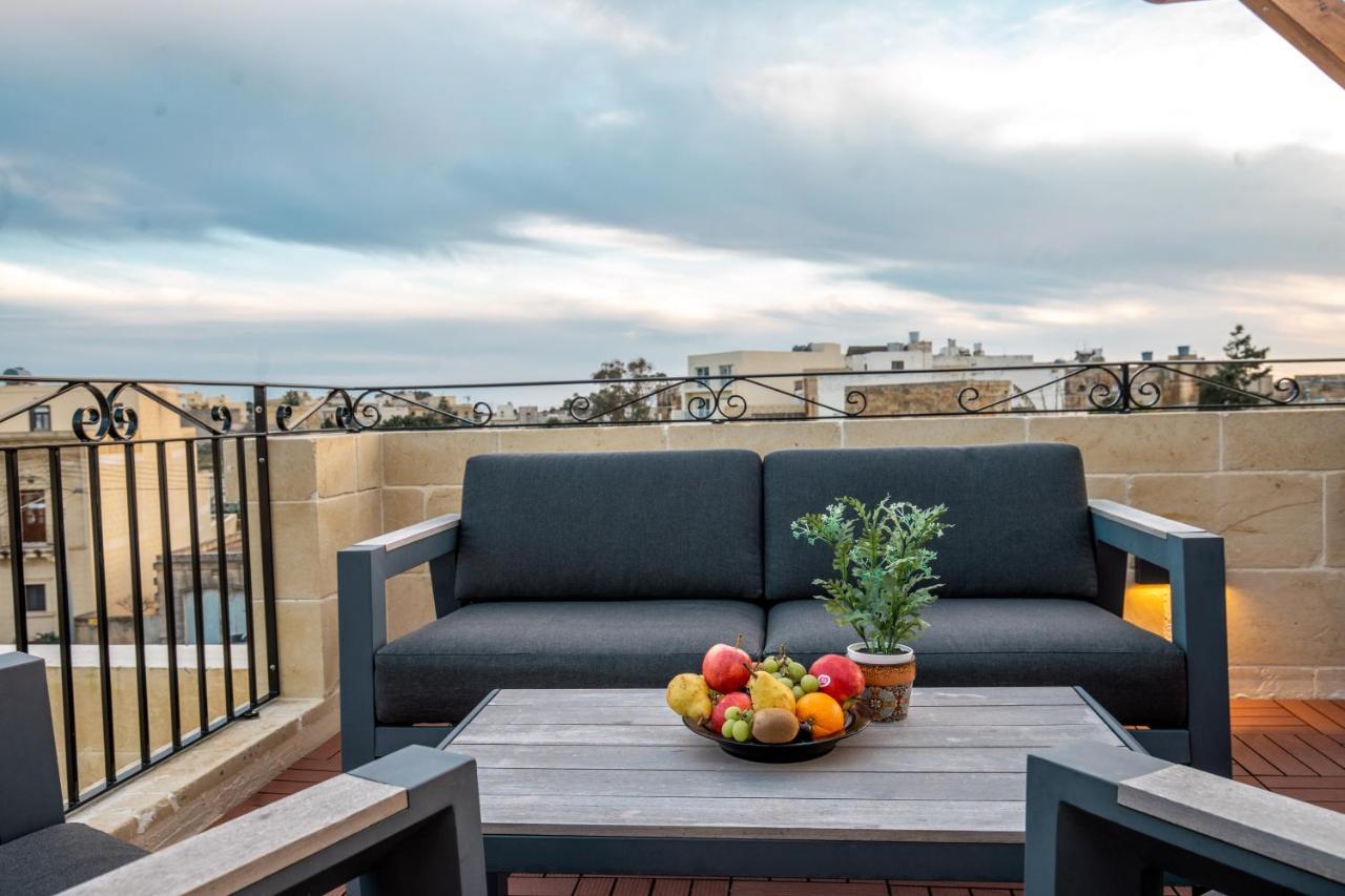 Narcisa - Luxury 3br Traditional House With Pool, Cinema & Hot Tub * Xaghra