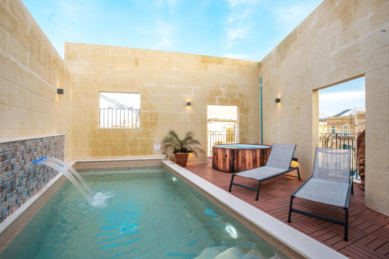 Holiday home Narcisa - Luxury 3br Traditional House With Pool, Cinema & Hot Tub